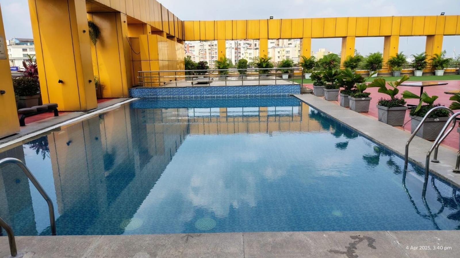 Hotel The Plaza Hyderabad Exteriör bild