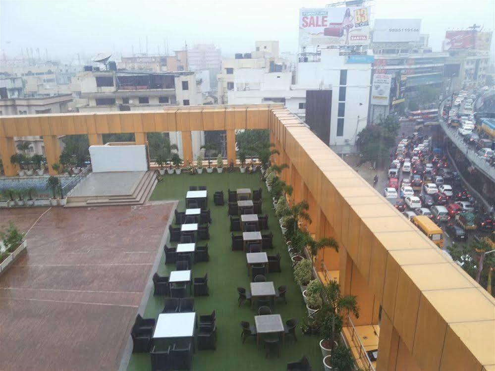 Hotel The Plaza Hyderabad Exteriör bild